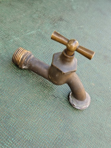 Alter wasserhahn messing - alter,