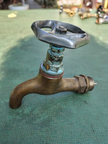 Alter wasserhahn messing - alter,