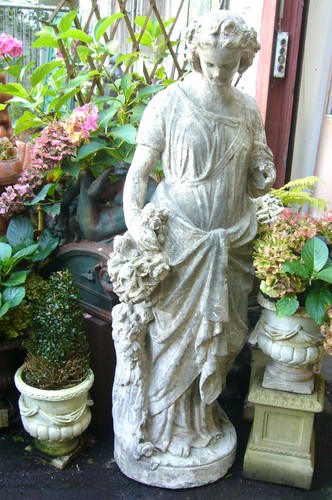 Skulptur figur steinfigur - ,