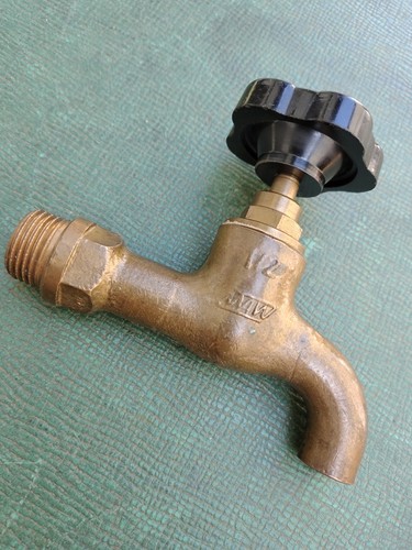 Alter wasserhahn messing - wasserhahn,