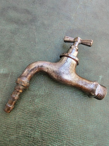Alter wasserhahn messing - alter,
