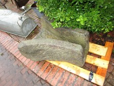 Antiker Sandstein–Wasserlauf