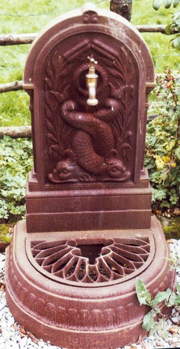 Eisen stand brunnen fische - brunnen,
